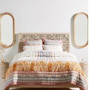 Anthropologie Lilah King Quilt and 2 King Shams. Like new.